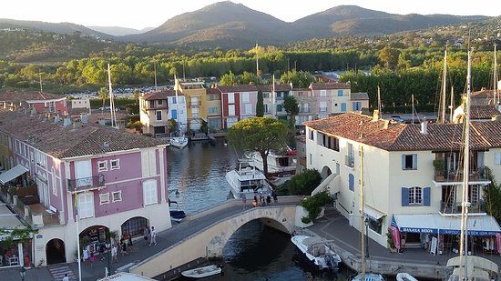 la Chiesa di San Francesco d'Assisi di Port Grimaud