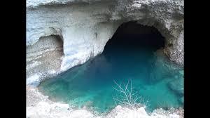 le gouffre de Fontaine-de-Vaucluse
