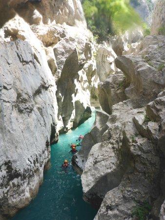 Verdon Xp & The Funny Helmets