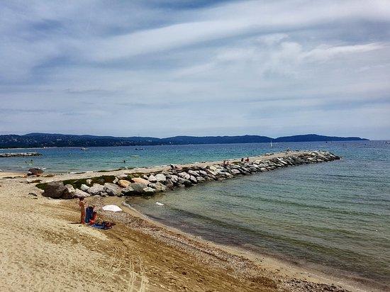 Plage du centre ville de Cavalaire