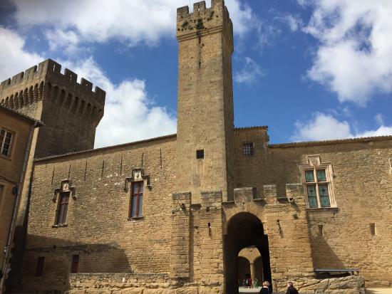 le château de l'Empéri
