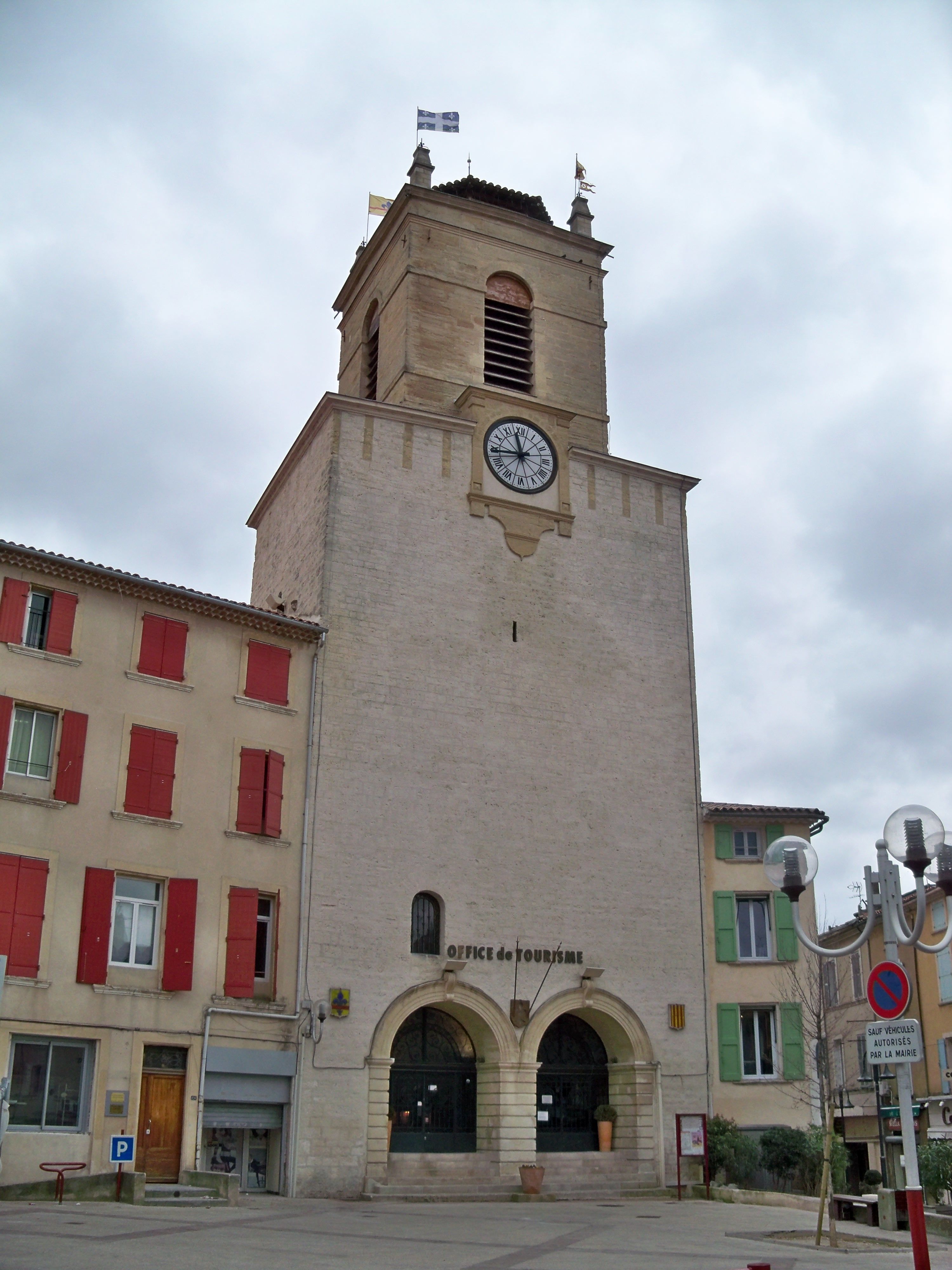 donjon de Pertuis